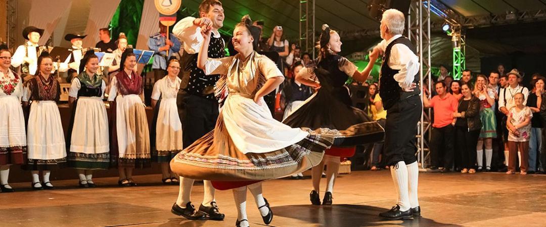 Quartos Proximos A Oktoberfest, Em Блуменау Екстериор снимка