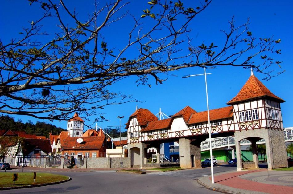 Quartos Proximos A Oktoberfest, Em Блуменау Екстериор снимка
