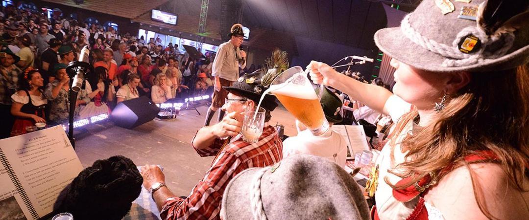 Quartos Proximos A Oktoberfest, Em Блуменау Екстериор снимка
